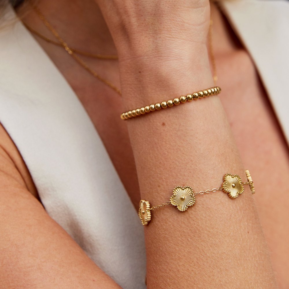 Niloya – Pulsera Dorada con Perlas