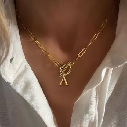 Amara – Collar Inicial en Eslabones de Papel