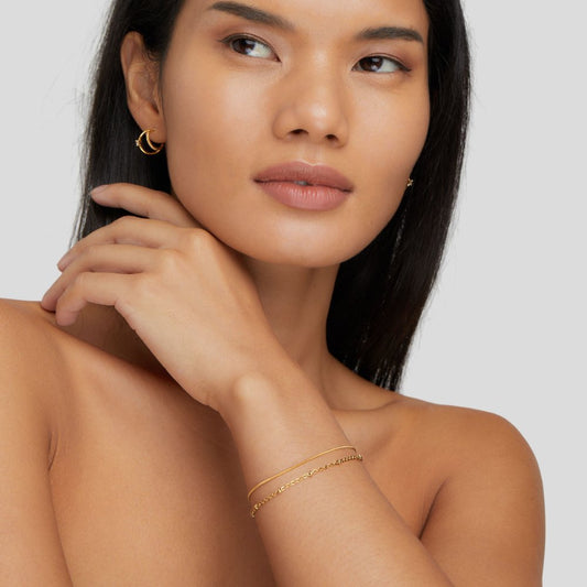 Pia – Pulsera Dorada en Capas