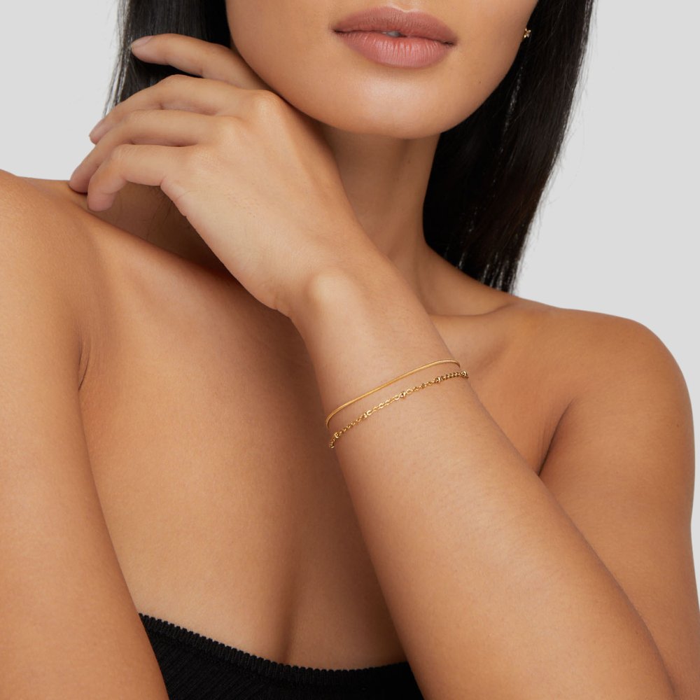 Pia – Pulsera Dorada en Capas