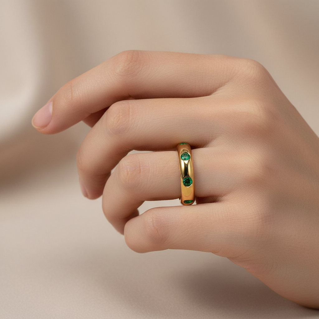 Clara – Anillo Brillante Minimalista de Acero