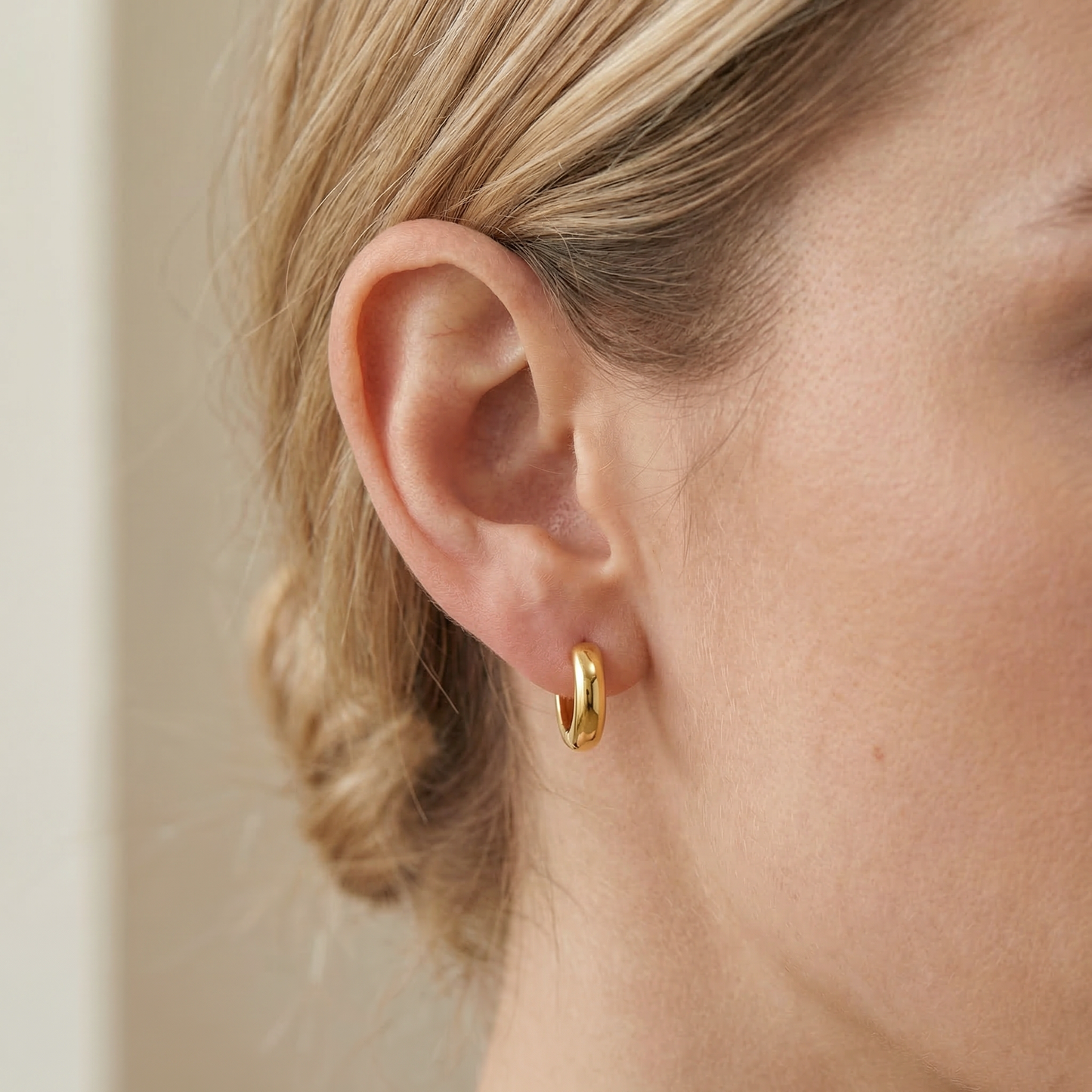 Catherine – Pendientes Dorados Minimalistas