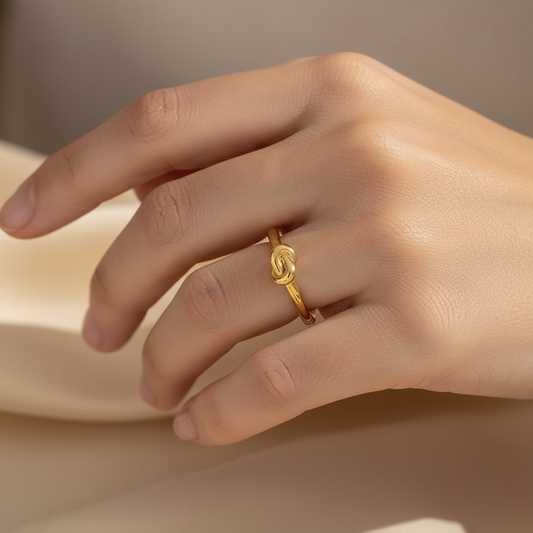 Charisse – Anillo Nudo Infinito