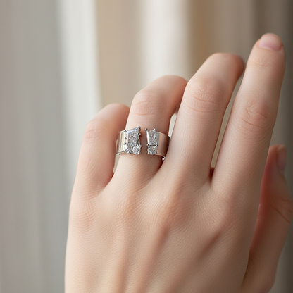 Alora – Anillo Zirconia Irregular Minimalista