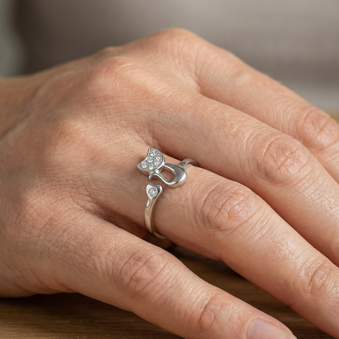 Khelani – Anillo Gato de Plata con Strass