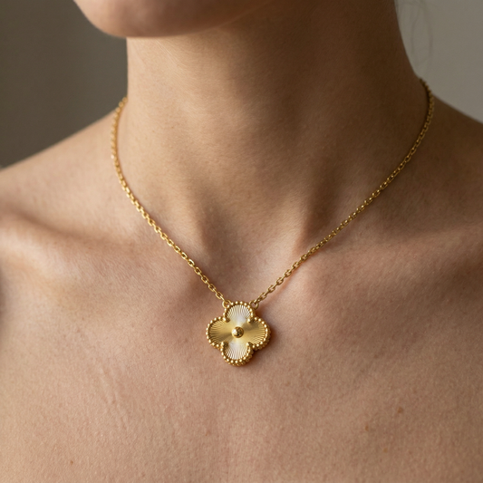 Kreselle – Collar Trébol de Cuatro Hojas Elegante