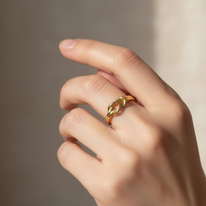 Matilda – Anillo Cruz Entretejida