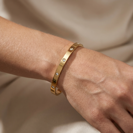 Elvie – Pulsera Brillante con Diseño Dividido