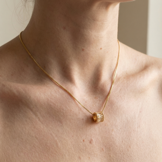 Valerie – Collar Geométrico Minimalista