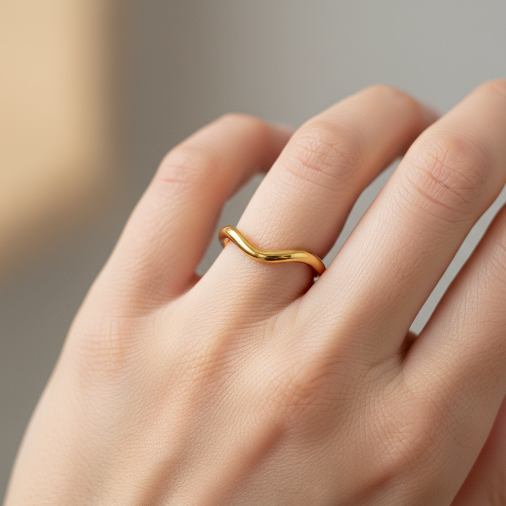 Lorena – Anillo Onda Curvada Elegante