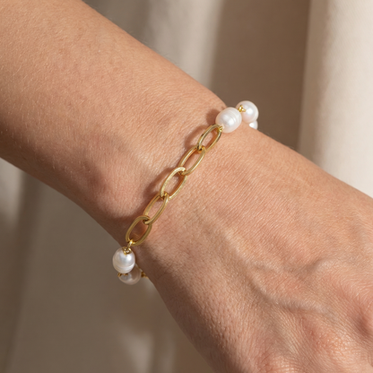 Celina – Pulsera Perla Dorada Elegante