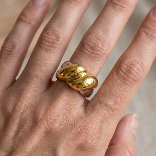 Fatima – Anillo Dorado Elegante