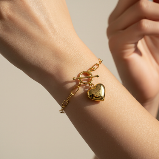 Amora – Pulsera con Cierre de Corazón Dorado