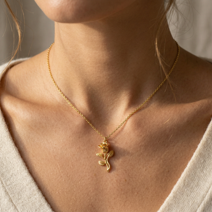 Jolie – Collar con Colgante de Rosa Elegante