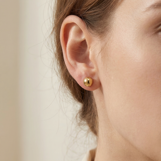 Korra – Pendientes Bola Dorada Elegantes