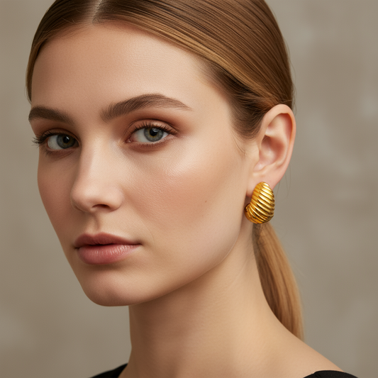 Alice – Pendientes Elegantes Dorados