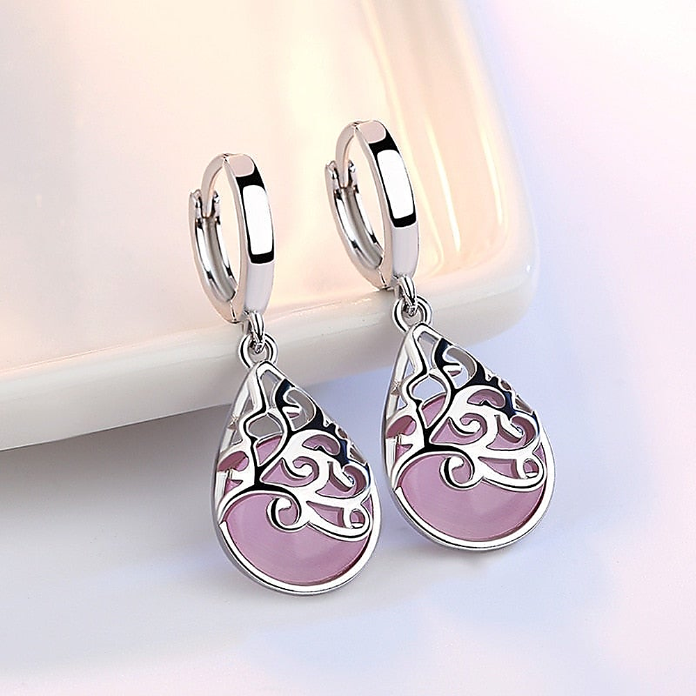Pendientes Huggie de Mujer con Colgantes en Forma de Gota y Estructura de Perforación Ornamental