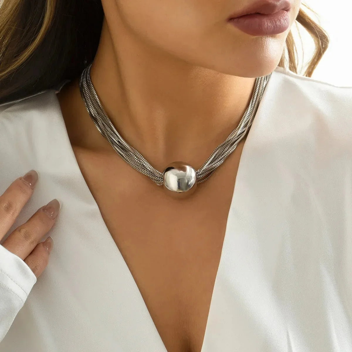 Conjunto de collar y pulsera de 2 piezas para mujeres con diseño de cadena multicapa y detalle de bola