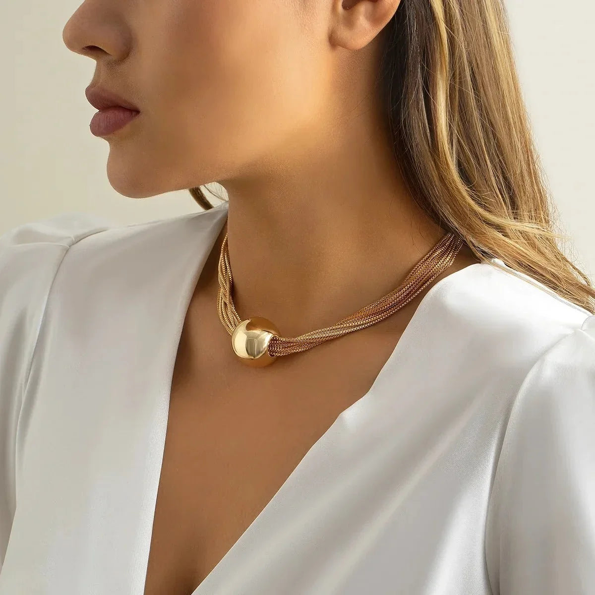 Conjunto de collar y pulsera de 2 piezas para mujeres con diseño de cadena multicapa y detalle de bola