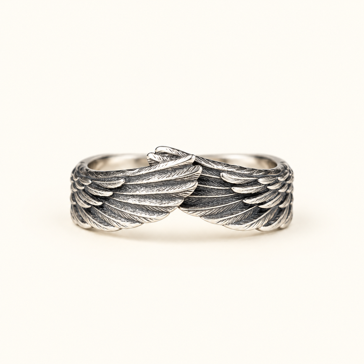 Anillo de dama con diseño de alas de ángel y alas superpuestas