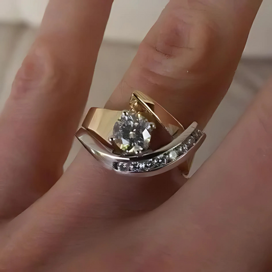 Sylira – Anillo Exclusivo en Oro y Plata con Circonita