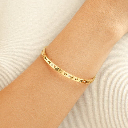 Vanya – Pulsera Rígida Oro 18K Brillante