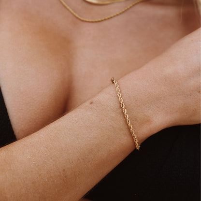 Calvi – Pulsera de Cadena Trenzada Dorada