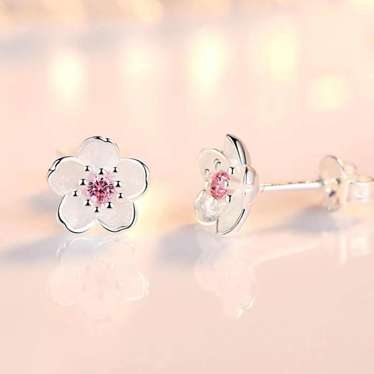 Holly - Pendientes de Flor de Cerezo en Plata