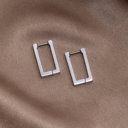 Theia – Creolas rectangulares de plata