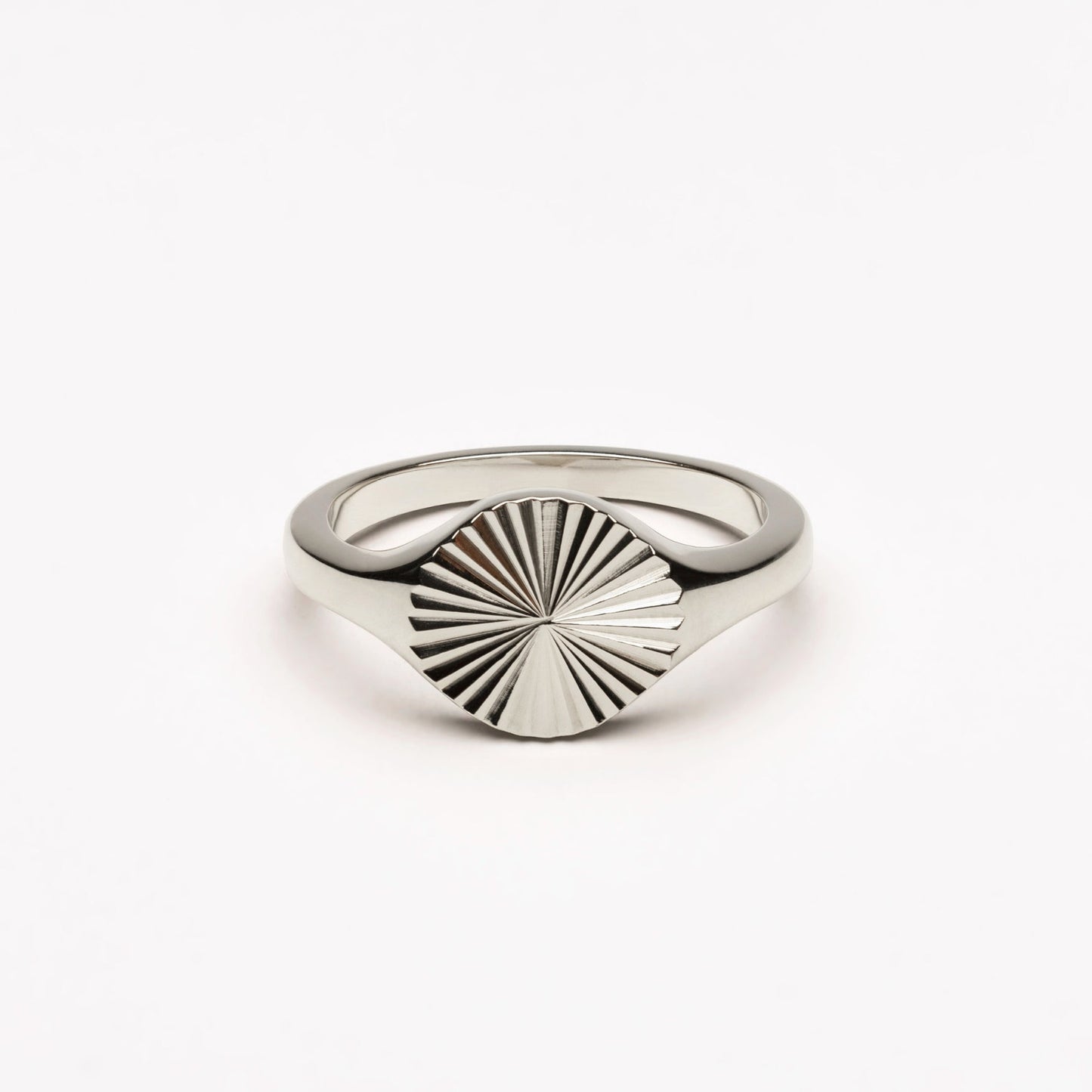 Solana – Anillo Sello con Diseño de Sol
