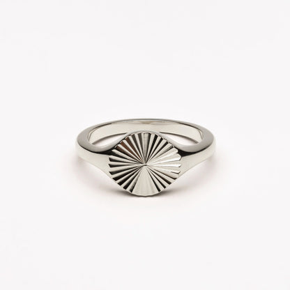Solana – Anillo Sello con Diseño de Sol