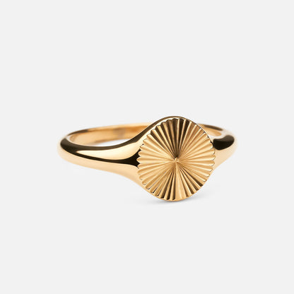 Amane – Anillo Sello Sol Dorado 18K