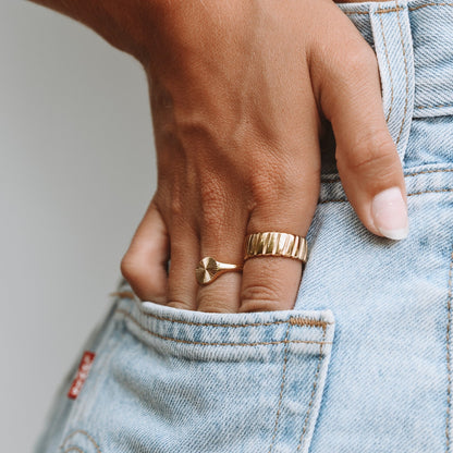 Solana – Anillo Sello con Diseño de Sol