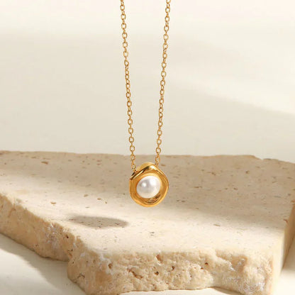 Zeph – Collar de Perlas de Agua Salada con Baño de Oro
