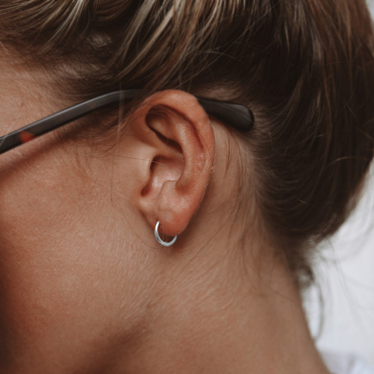 Damas Mini-Huggie-Pendientes con Forma Redonda Esbelta