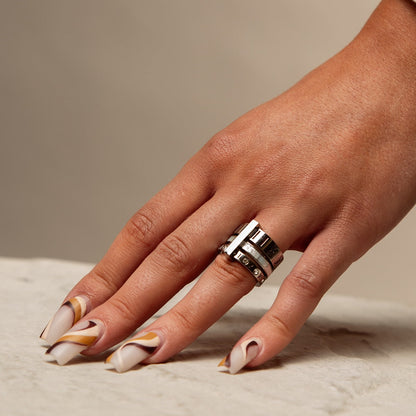 Isabelle – Bague Triple Apilada con Piedras Brillantes
