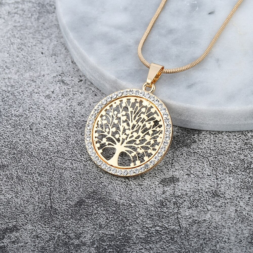 Collar de dama con colgante de árbol de vida y diseño redondo