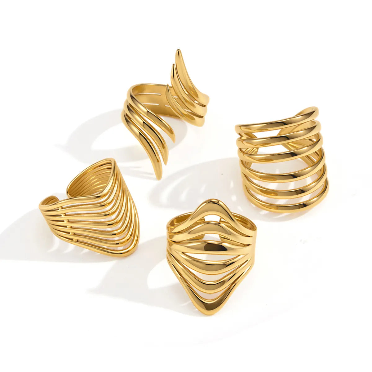 Anillo de Declaración para Mujeres con Diseño de Olas Multicapa