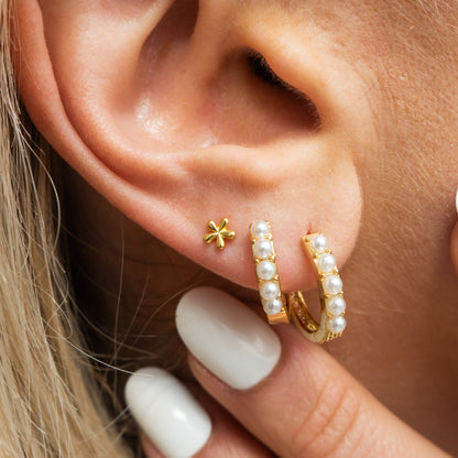Lily – Pendientes Pequeños de Oro