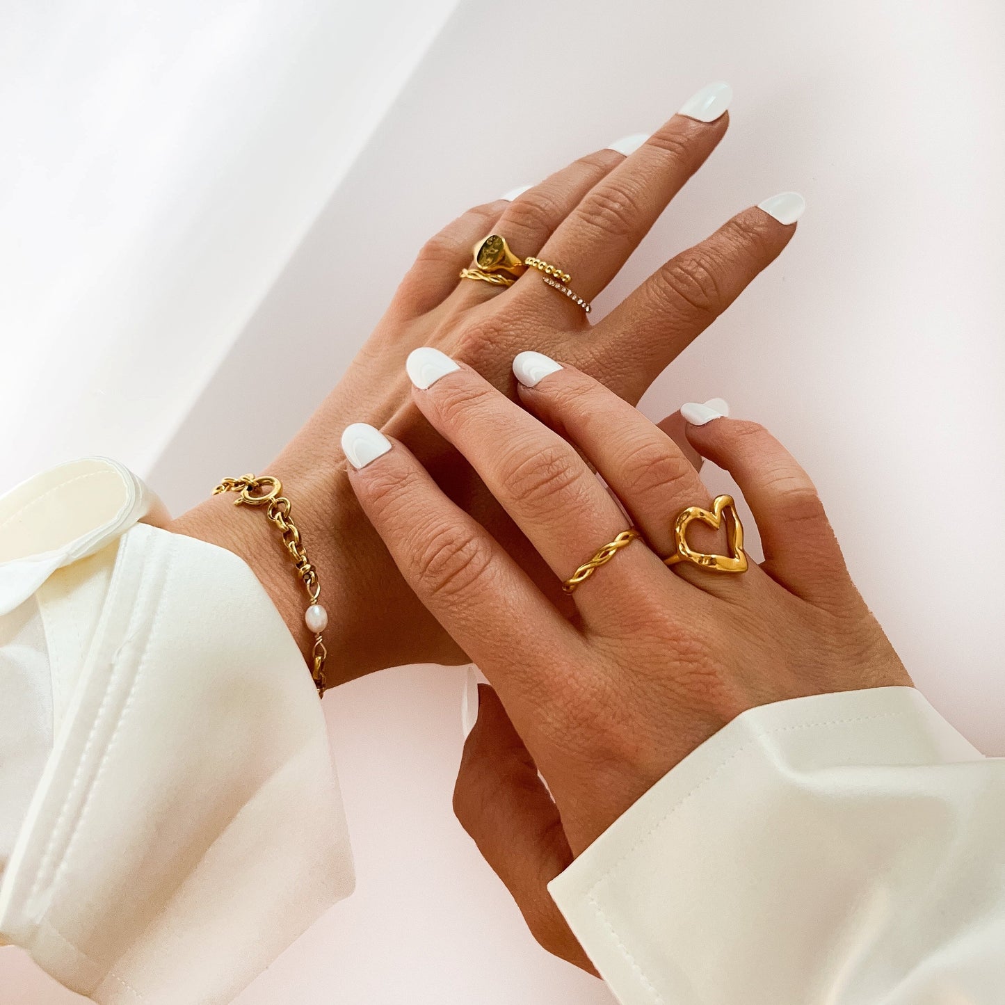 Ren – Anillo de Acero de Titanio Baño de Oro No Débil