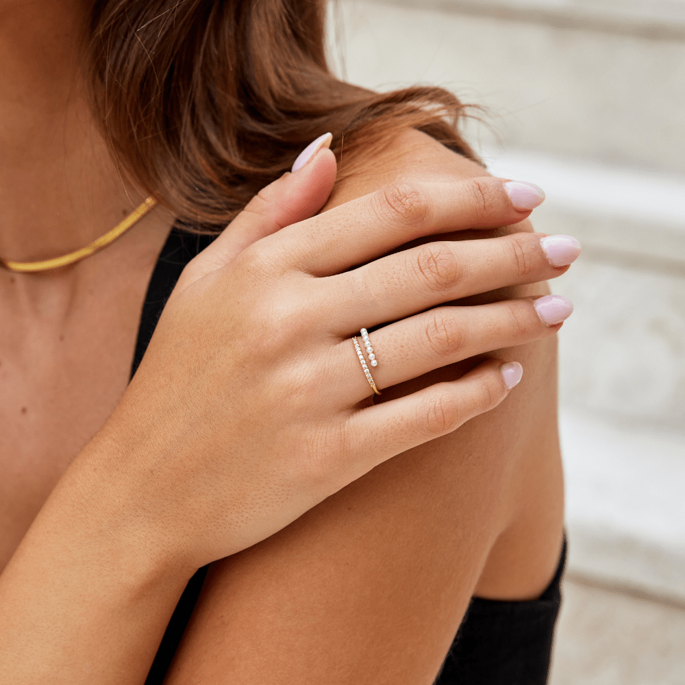 Nerie – Collar Cadena Dorado con Perlas
