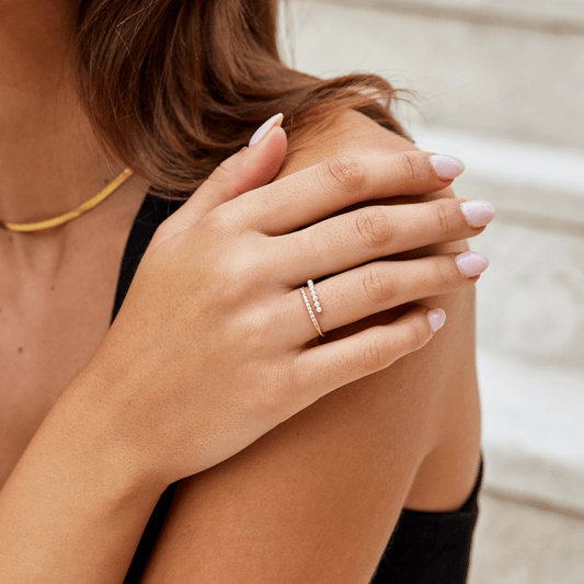 Nerie – Collar Cadena Dorado con Perlas