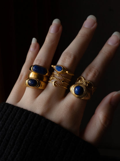 Aria - Anillo de Oro Liso con Piedra Azul